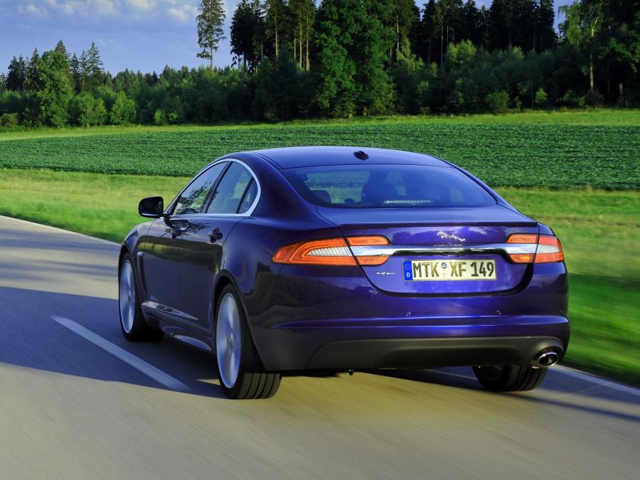  Jaguar XF 2.2 Diesel Option Pack 2011 года  (фото 2 из 15)